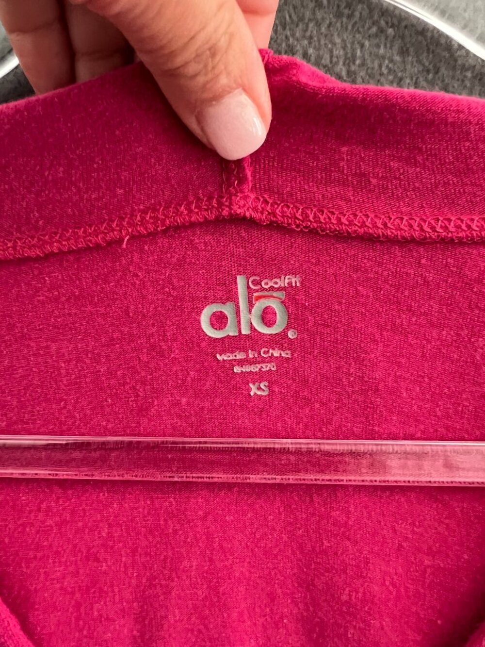 Alo Women’s Hot Pink Hooded Long-Sleeve Tee Top XS - Picture 5 of 9